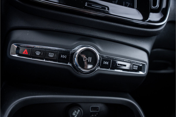 Volvo XC40 T3 Momentum Pro Automaat ** Winter-line ** Carplay **