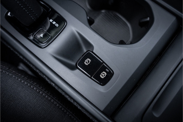 Volvo XC40 T3 Momentum Pro Automaat ** Winter-line ** Carplay **