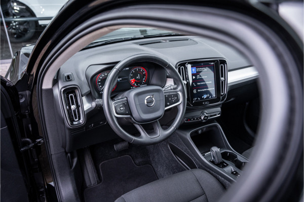 Volvo XC40 T3 Momentum Pro Automaat ** Winter-line ** Carplay **
