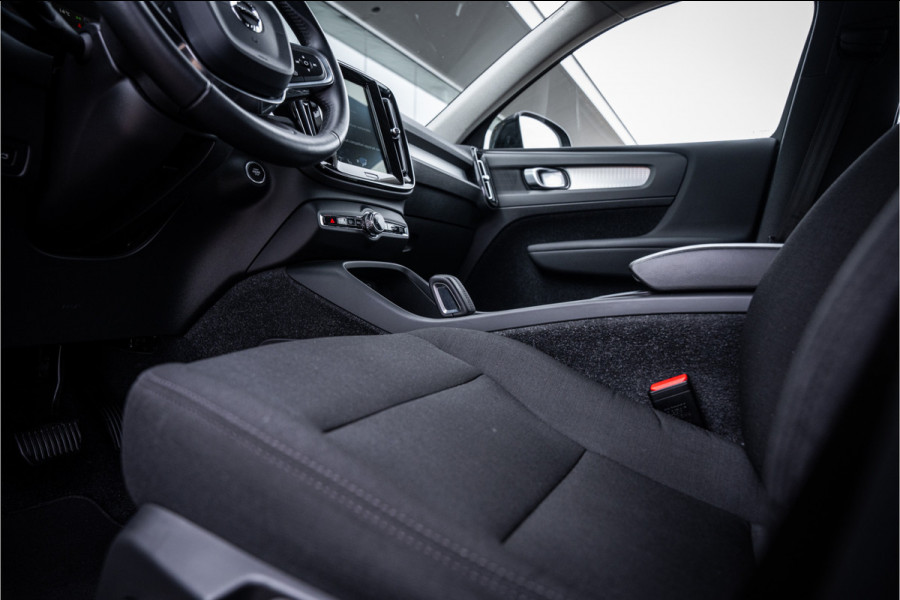 Volvo XC40 T3 Momentum Pro Automaat ** Winter-line ** Carplay **