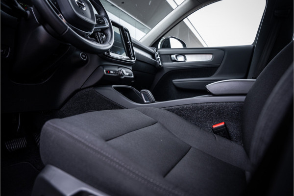Volvo XC40 T3 Momentum Pro Automaat ** Winter-line ** Carplay **
