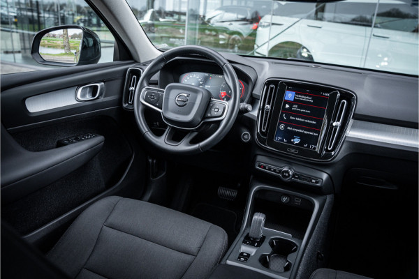 Volvo XC40 T3 Momentum Pro Automaat ** Winter-line ** Carplay **