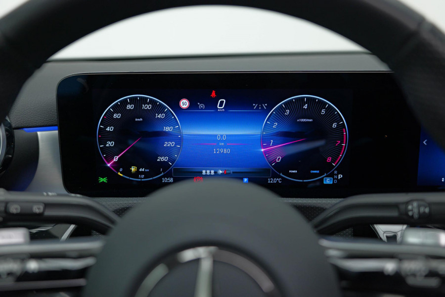 Mercedes-Benz A-Klasse 200 AMG Line |Pano|AlpineGrau|Ambient|