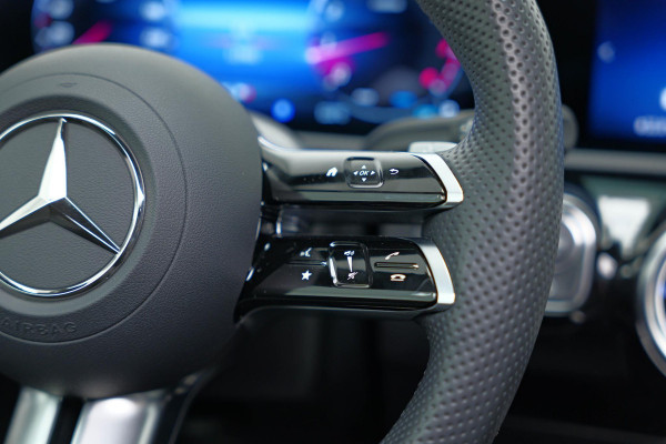 Mercedes-Benz A-Klasse 200 AMG Line |Pano|AlpineGrau|Ambient|