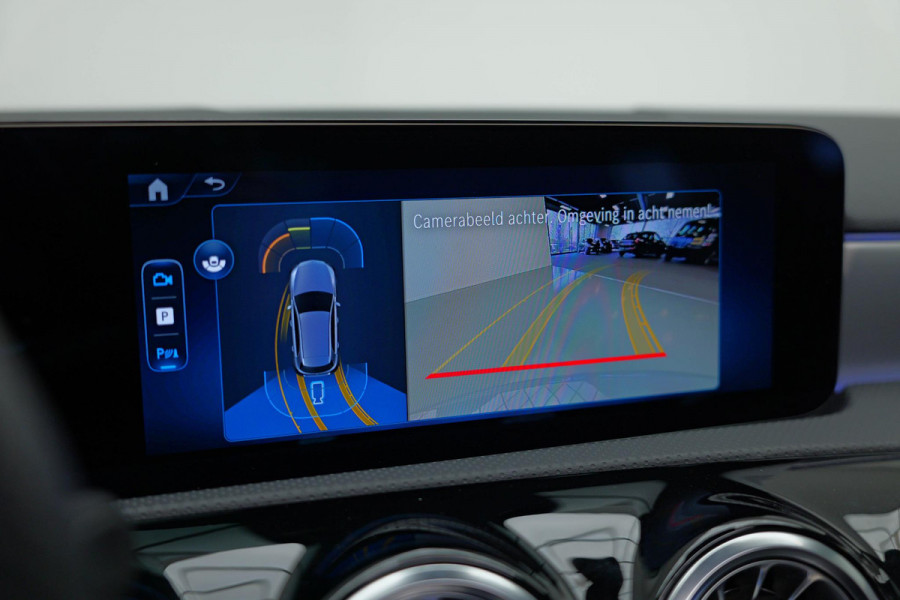 Mercedes-Benz A-Klasse 200 AMG Line |Pano|AlpineGrau|Ambient|