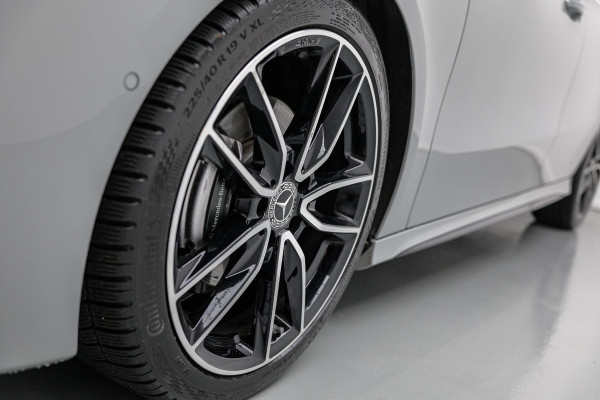 Mercedes-Benz A-Klasse 200 AMG Line |Pano|AlpineGrau|Ambient|