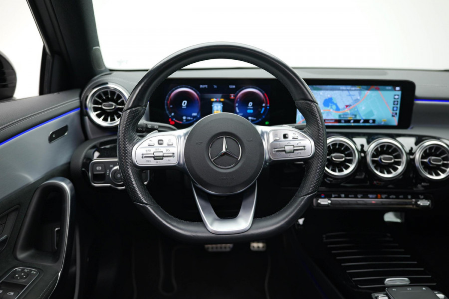 Mercedes-Benz A-Klasse A250e AMG Line |Pano|Ambient|Carplay|Dodehoek|