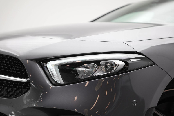 Mercedes-Benz A-Klasse A250e AMG Line |Pano|Ambient|Carplay|Dodehoek|