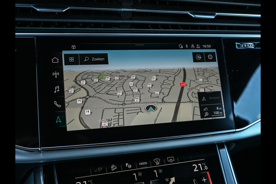 Audi Q8 55 TFSI e quattro Pro Line | Head-Up | Night vision | Luchtvering | Adaptive cruise | 360 Camera | Soft close | Keyless | Ambiance interieur | Achterbank verwarming | Trekhaak