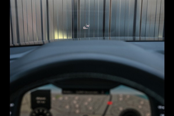 Audi Q8 55 TFSI e quattro Pro Line | Head-Up | Night vision | Luchtvering | Adaptive cruise | 360 Camera | Soft close | Keyless | Ambiance interieur | Achterbank verwarming | Trekhaak