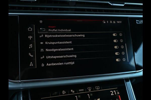 Audi Q8 55 TFSI e quattro Pro Line | Head-Up | Night vision | Luchtvering | Adaptive cruise | 360 Camera | Soft close | Keyless | Ambiance interieur | Achterbank verwarming | Trekhaak
