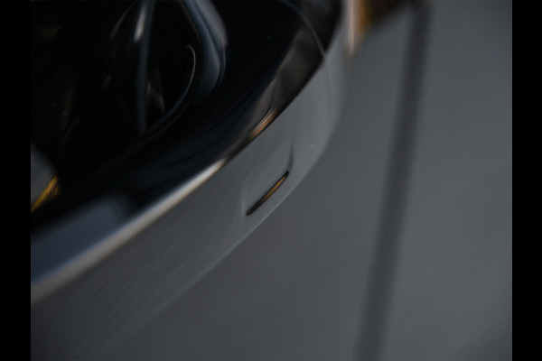 Audi Q8 55 TFSI e quattro Pro Line | Head-Up | Night vision | Luchtvering | Adaptive cruise | 360 Camera | Soft close | Keyless | Ambiance interieur | Achterbank verwarming | Trekhaak