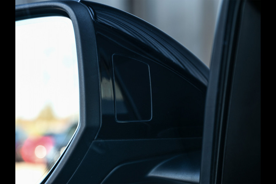 Audi Q8 55 TFSI e quattro Pro Line | Head-Up | Night vision | Luchtvering | Adaptive cruise | 360 Camera | Soft close | Keyless | Ambiance interieur | Achterbank verwarming | Trekhaak