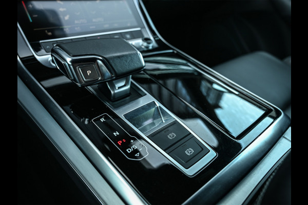 Audi Q8 55 TFSI e quattro Pro Line | Head-Up | Night vision | Luchtvering | Adaptive cruise | 360 Camera | Soft close | Keyless | Ambiance interieur | Achterbank verwarming | Trekhaak