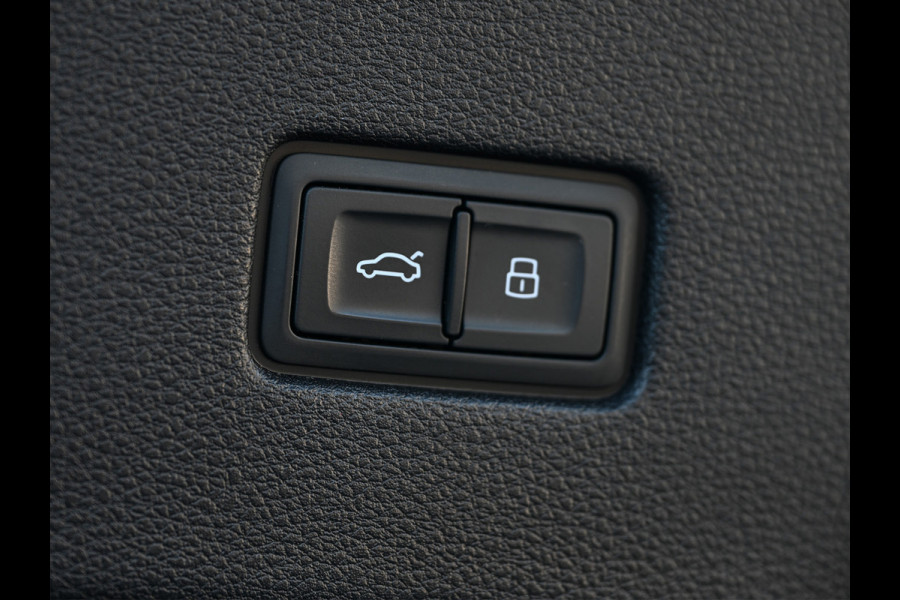 Audi Q8 55 TFSI e quattro Pro Line | Head-Up | Night vision | Luchtvering | Adaptive cruise | 360 Camera | Soft close | Keyless | Ambiance interieur | Achterbank verwarming | Trekhaak