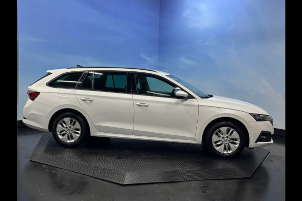 Škoda Octavia Combi 1.0 e-TSI Business Edition Plus Automaat | Navi | Clima | Cruise | PDC| Trekhaak