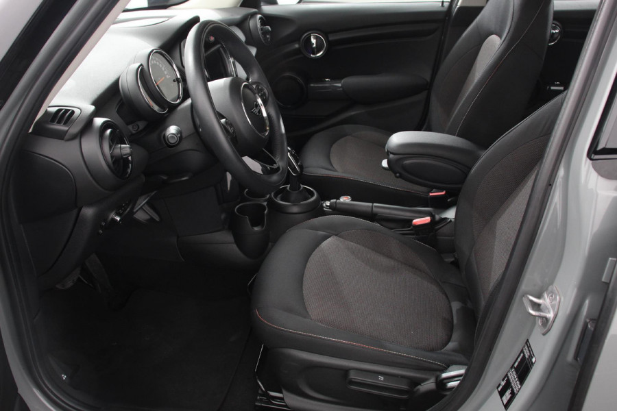 MINI One 1.5 Automaat One Pepper | Matrix Led koplampen | Climate Control | Parkeersensoren | Cruise Control Adaptive | Stoelverwarming | Union Jack lampen | Camera