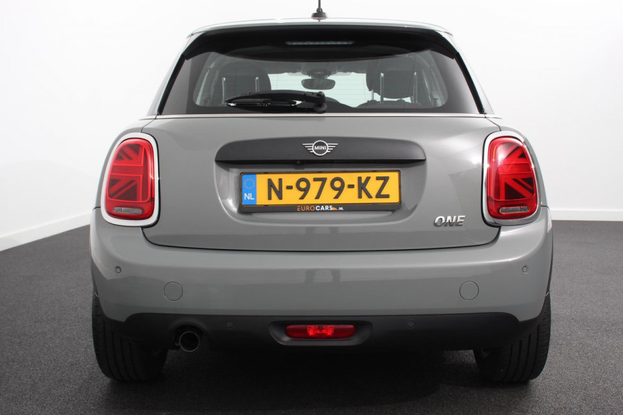 MINI One 1.5 Automaat One Pepper | Matrix Led koplampen | Climate Control | Parkeersensoren | Cruise Control Adaptive | Stoelverwarming | Union Jack lampen | Camera