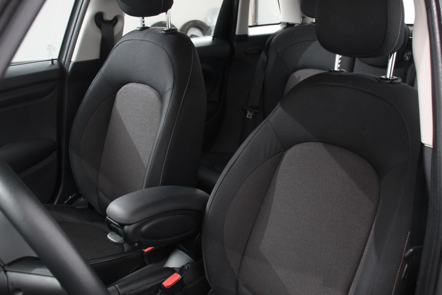 MINI One 1.5 Automaat One Pepper | Matrix Led koplampen | Climate Control | Parkeersensoren | Cruise Control Adaptive | Stoelverwarming | Union Jack lampen | Camera