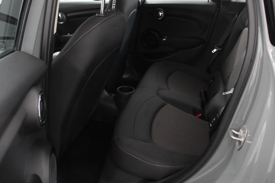 MINI One 1.5 Automaat One Pepper | Matrix Led koplampen | Climate Control | Parkeersensoren | Cruise Control Adaptive | Stoelverwarming | Union Jack lampen | Camera