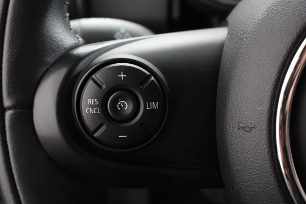 MINI One 1.5 Automaat One Pepper | Matrix Led koplampen | Climate Control | Parkeersensoren | Cruise Control Adaptive | Stoelverwarming | Union Jack lampen | Camera