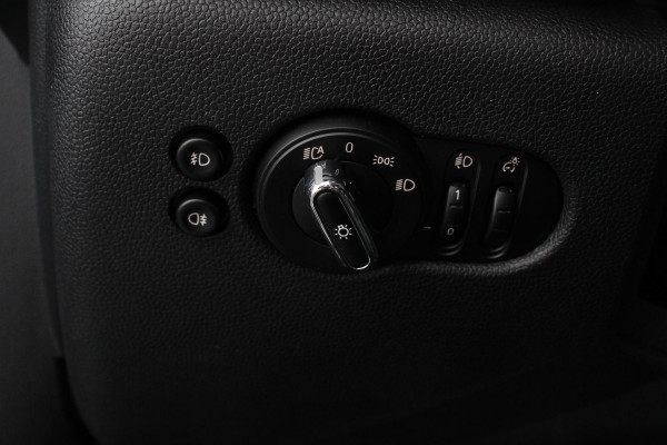 MINI One 1.5 Automaat One Pepper | Matrix Led koplampen | Climate Control | Parkeersensoren | Cruise Control Adaptive | Stoelverwarming | Union Jack lampen | Camera