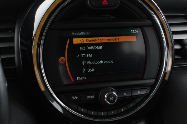 MINI One 1.5 Automaat One Pepper | Matrix Led koplampen | Climate Control | Parkeersensoren | Cruise Control Adaptive | Stoelverwarming | Union Jack lampen | Camera