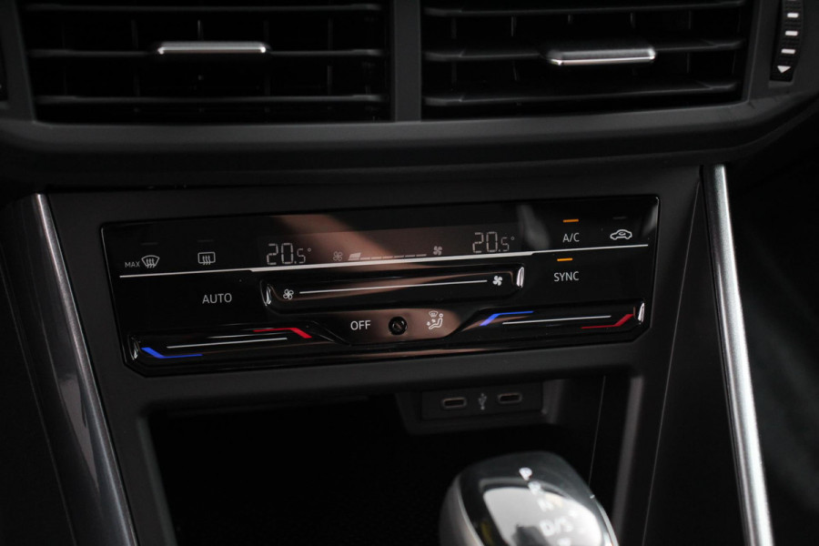 Volkswagen Polo 1.0 TSI DSG Style | Navigatie | Climate Control | Cruise control adaptive | Parkeer sensoren | Led | Dab | Lichtmetalen Velgen | Digitale Cockpit