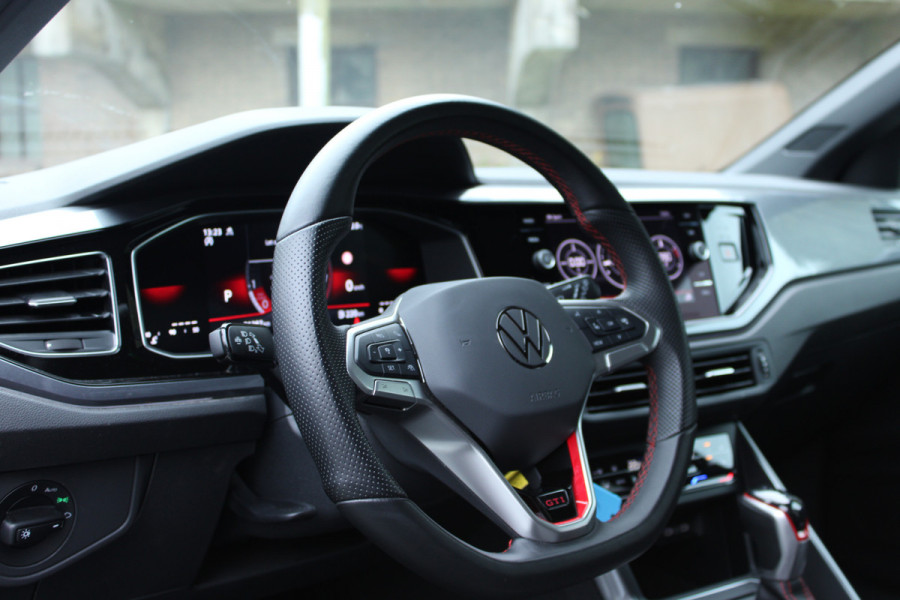 Volkswagen Polo GTI 2.0 TSI 210PK DSG GTI-SPORT LED/CARPLAY/PDC BOVAG GARANTIE