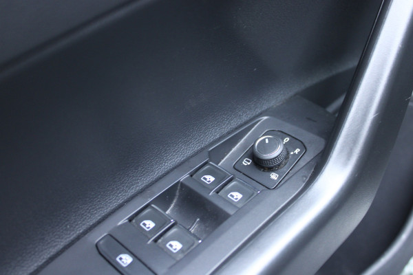 Volkswagen Polo GTI 2.0 TSI 210PK DSG GTI-SPORT LED/CARPLAY/PDC BOVAG GARANTIE