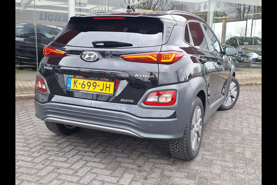 Hyundai Kona EV Fashion 64 kWh | SOH: 95,2% | 3 Fase | Warmtepomp | HUD | Navi | Adaptive CC | Blindspot |