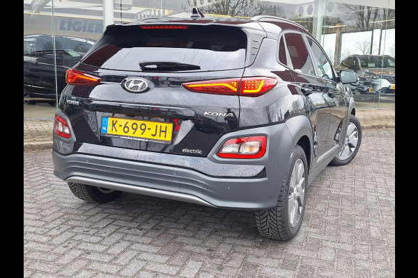Hyundai Kona EV Fashion 64 kWh | SOH: 95,2% | 3 Fase | Warmtepomp | HUD | Navi | Adaptive CC | Blindspot |