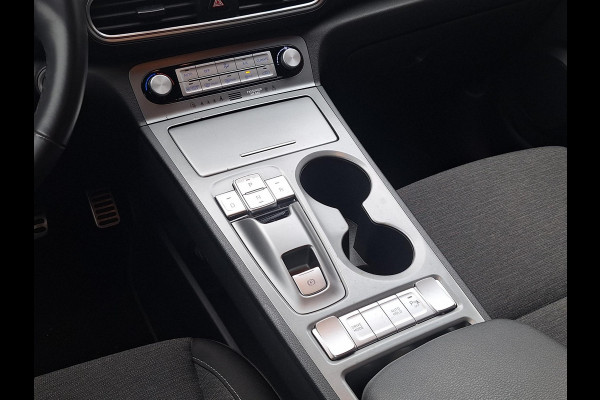 Hyundai Kona EV Fashion 64 kWh | SOH: 95,2% | 3 Fase | Warmtepomp | HUD | Navi | Adaptive CC | Blindspot |
