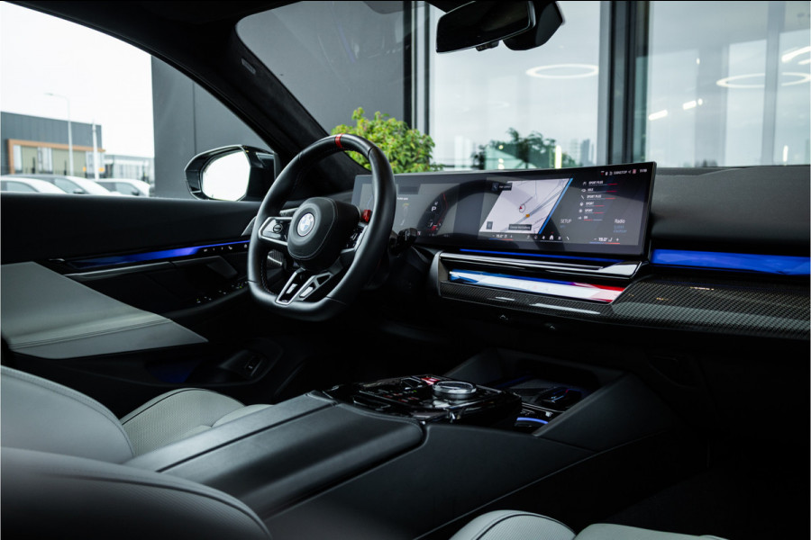 BMW 5 Serie Touring M5 - Panorama | B&W | Carbonpakket