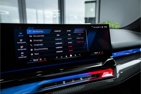 BMW 5 Serie Touring M5 - Panorama | B&W | Carbonpakket