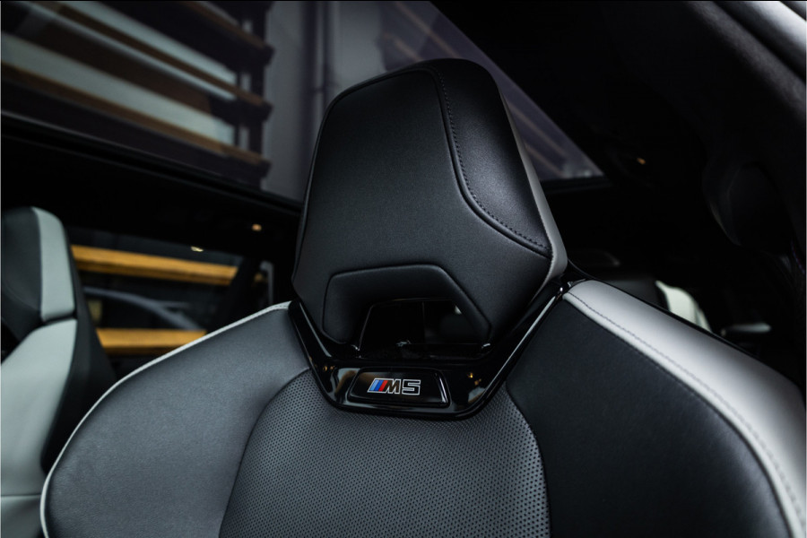 BMW 5 Serie Touring M5 - Panorama | B&W | Carbonpakket