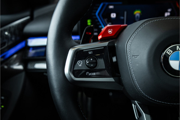 BMW 5 Serie Touring M5 - Panorama | B&W | Carbonpakket