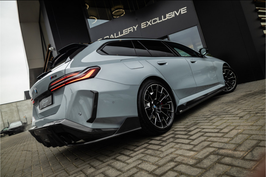 BMW 5 Serie Touring M5 - Panorama | B&W | Carbonpakket