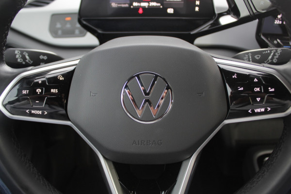 Volkswagen ID.3 First 58 kWh / Camera / Keyless / Matrix LED / Interieurvoorverwarming / 19'' / DAB / 19'' / Navigatie / ACC