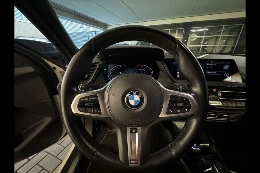 BMW 1-serie 118i High Executive M Sport Sfeer|CarPlay|NAP
