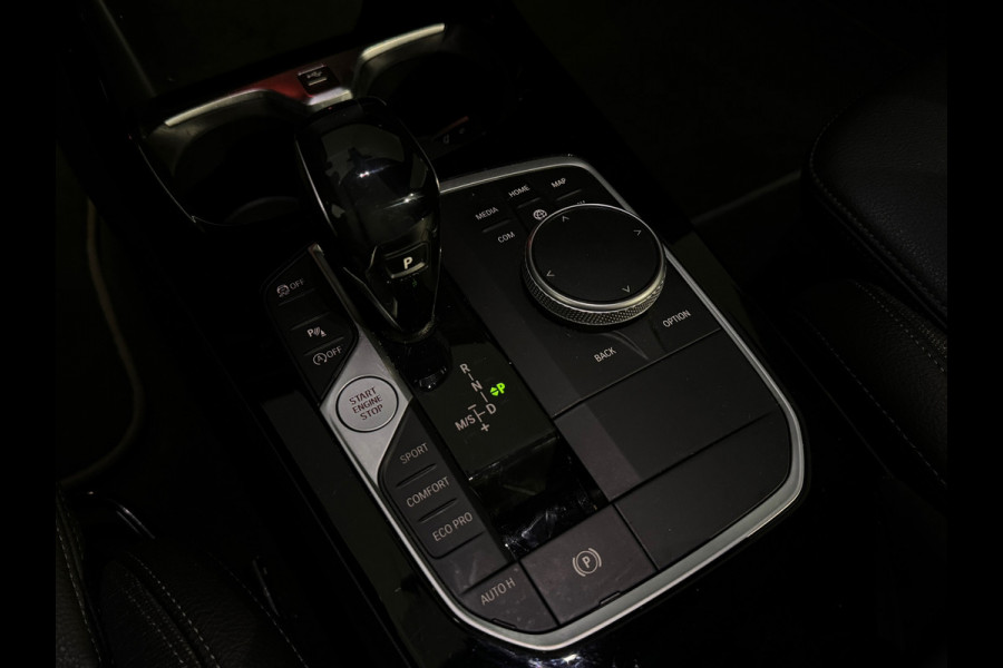 BMW 1-serie 118i High Executive M Sport Sfeer|CarPlay|NAP