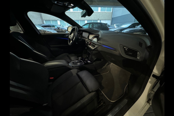 BMW 1-serie 118i High Executive M Sport Sfeer|CarPlay|NAP