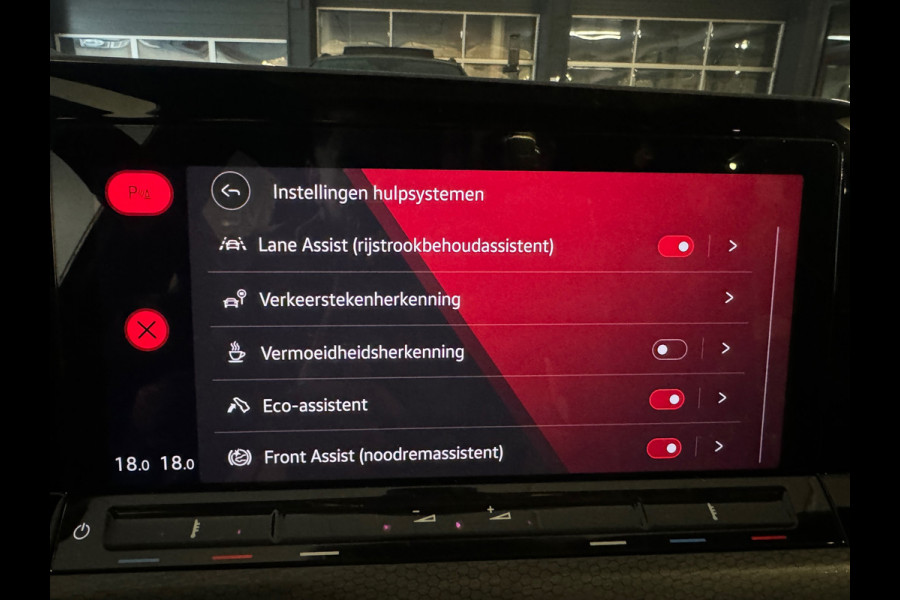 Volkswagen Golf 2.0 TSI GTI Pano|IQ|Mistlamp|Camera|Sfeer