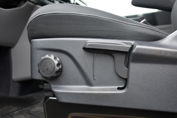 Ford Transit Custom 300 2.0 TDCI L1H1 Limited PB Edition Virtual, Camera, Cruise, Carplay, Stoelverwarming, LED, 136pk, Voorruit verwarming, Multimedia, Sensoren, Uniek!