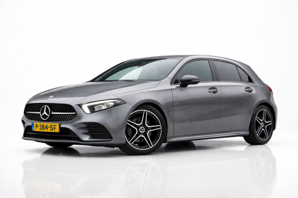 Mercedes-Benz A-Klasse 180 AMG NIGHT | SFEERVERLICHTING | APPLE CARPLAY | CAMERA | ANDROID AUTO | NAP | DEALER ONDERHOUDEN