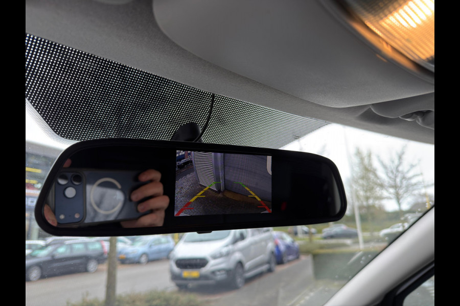 Ford Transit Connect 1.5 EcoBlue | 3-Zitter | Airco | Camera | Trekhaak | Cruise control | NAP Logisch | Nieuwe APK | Dealer onderhouden | Euro 6