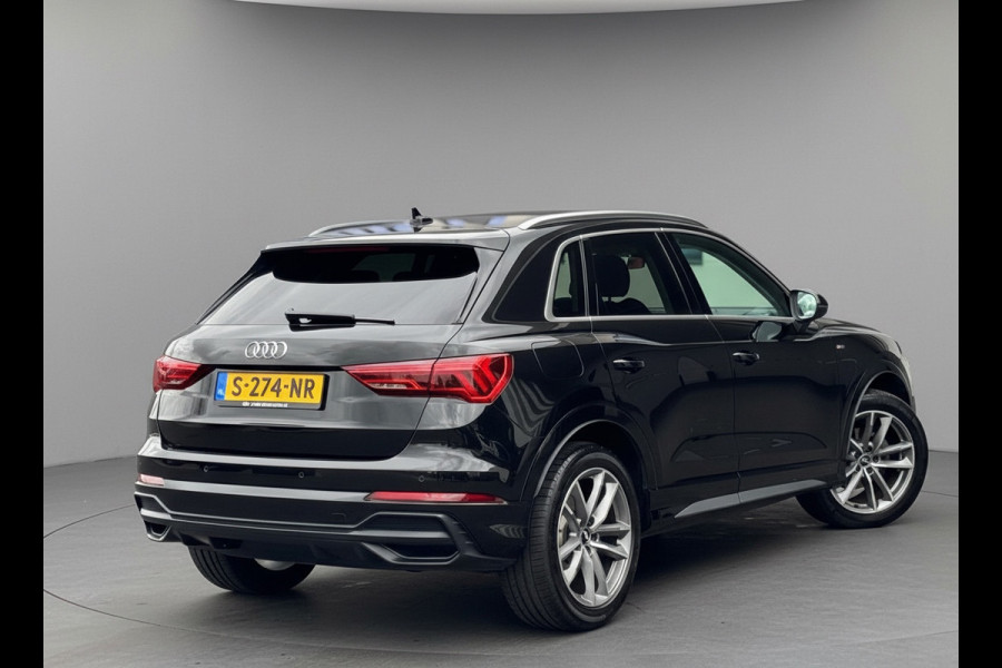 Audi Q3 35 TFSI S LINE edition one, panoramadak, stoelverwarming, digitaal cockpit , dealer onderhouden