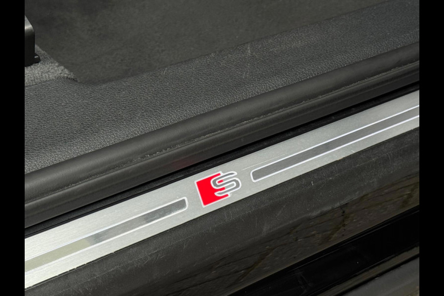 Audi Q3 35 TFSI S LINE edition one, panoramadak, stoelverwarming, digitaal cockpit , dealer onderhouden