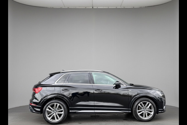 Audi Q3 35 TFSI S LINE edition one, panoramadak, stoelverwarming, digitaal cockpit , dealer onderhouden