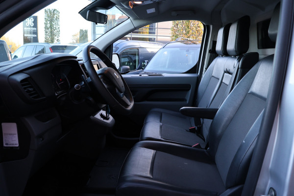 Peugeot Expert 2.0 BlueHDI 180 Premium Pack 177 PK | 3-Zitter | CarPlay | Camera | Dodehoek detector | Airco | Trekhaak | Lederen bekleding | Nieuwe APK | NAP Logisch